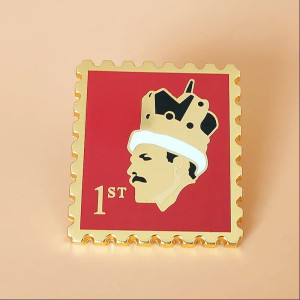 QUEEN “1st Class Gold Stamp” /Pin Badge/