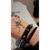 One Row 8 Spikes /Wristband/